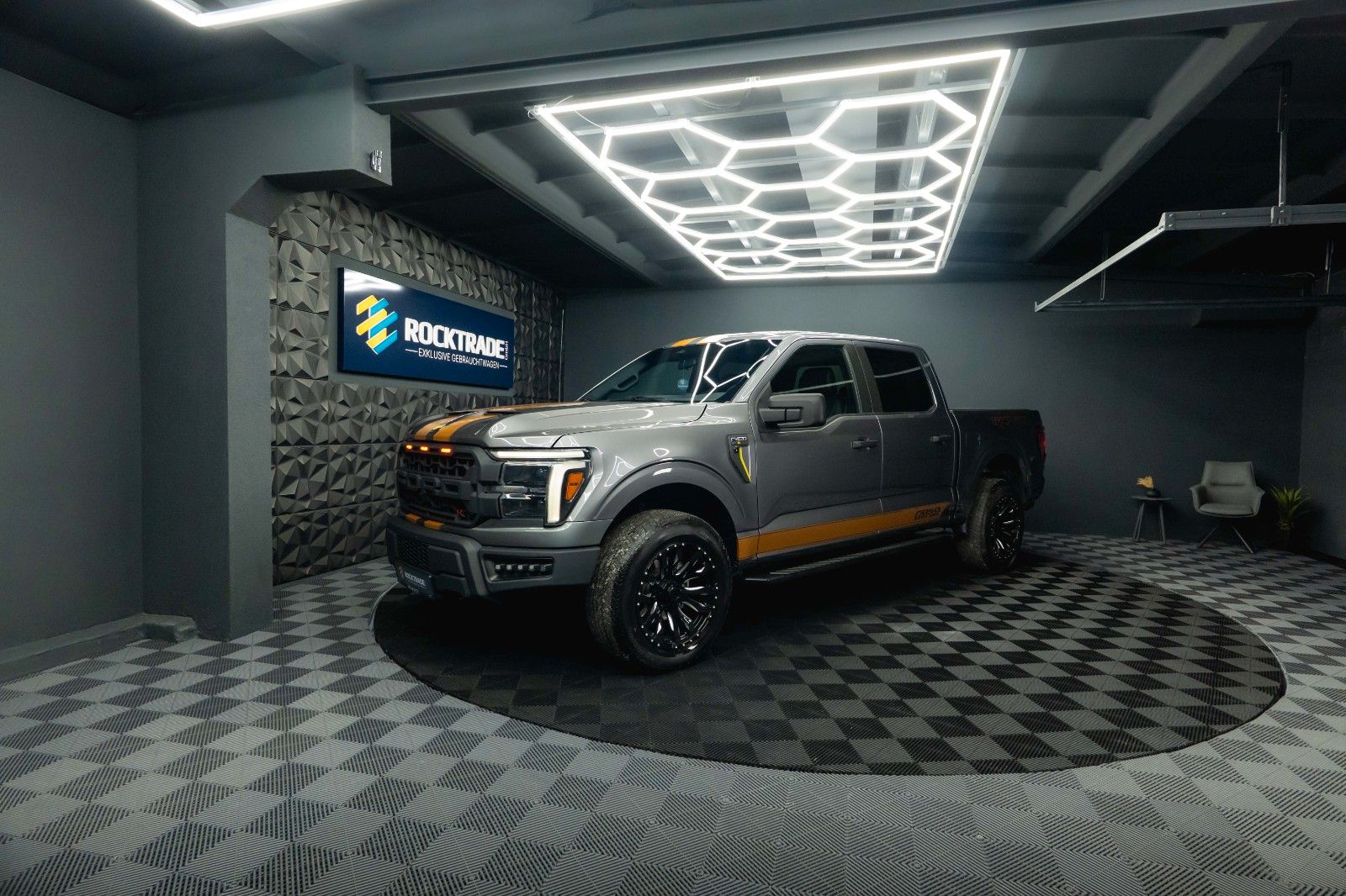 Fahrzeugabbildung Ford F150 5.0L V8 4x4 Offroad SuperCrew RAPTOR 19%