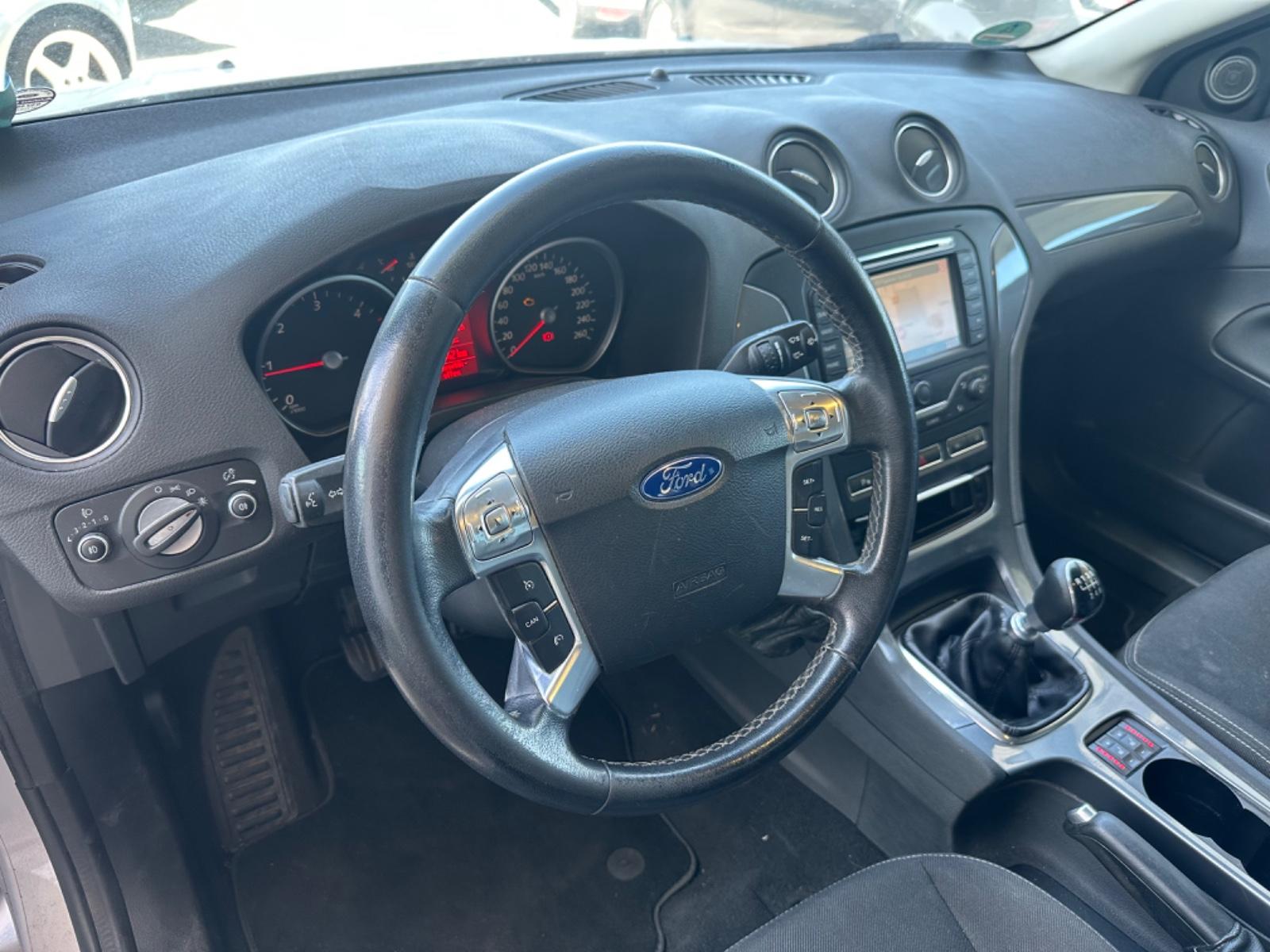 Ford Mondeo 2013 — photo 18