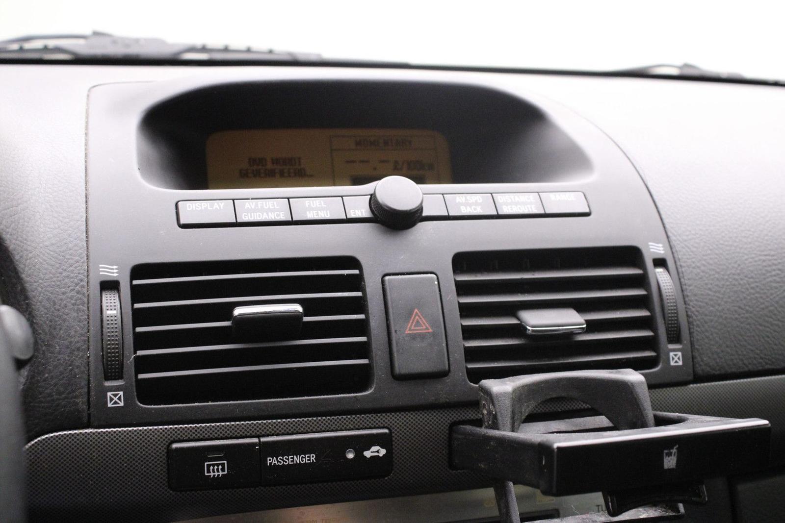 Toyota Avensis 2005 — фото 23
