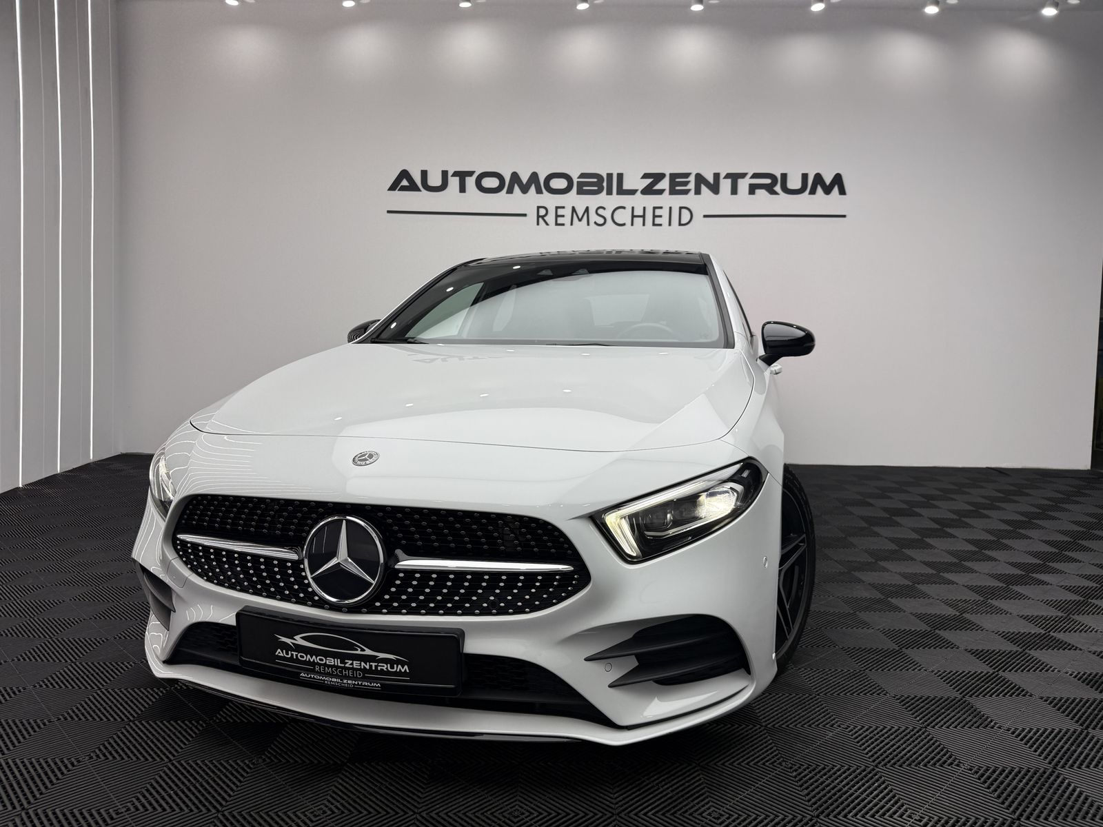 MERCEDES-BENZ A A 250 | PANO | AMBIENTE | KAMERA | NIGHT PAKET