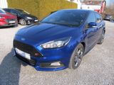 Ford Focus ST 2.0 Tempomat Easy-Driver-P. Winter-P. - Ford Focus mit Benzin-Antrieb: Limousine, 2.0