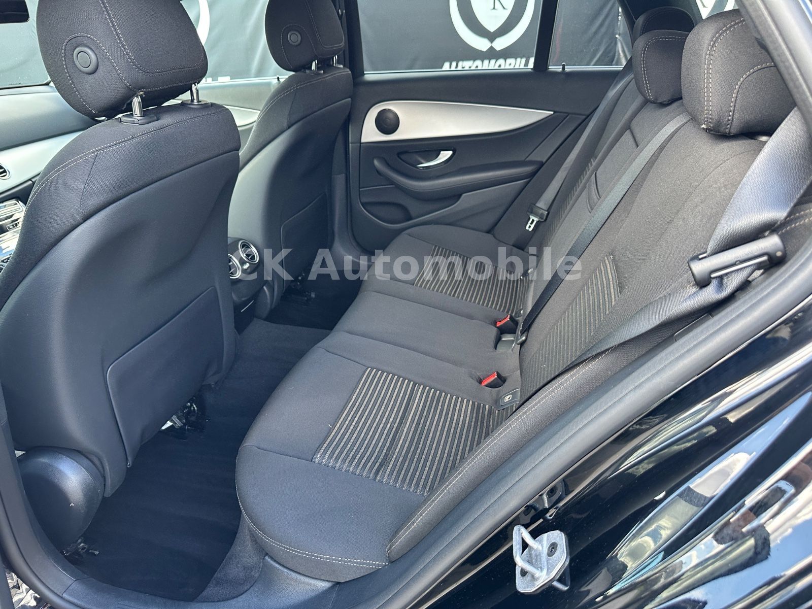 Fahrzeugabbildung Mercedes-Benz E 300de T-Modell Avantgarde/Widescreen/LED/AHK