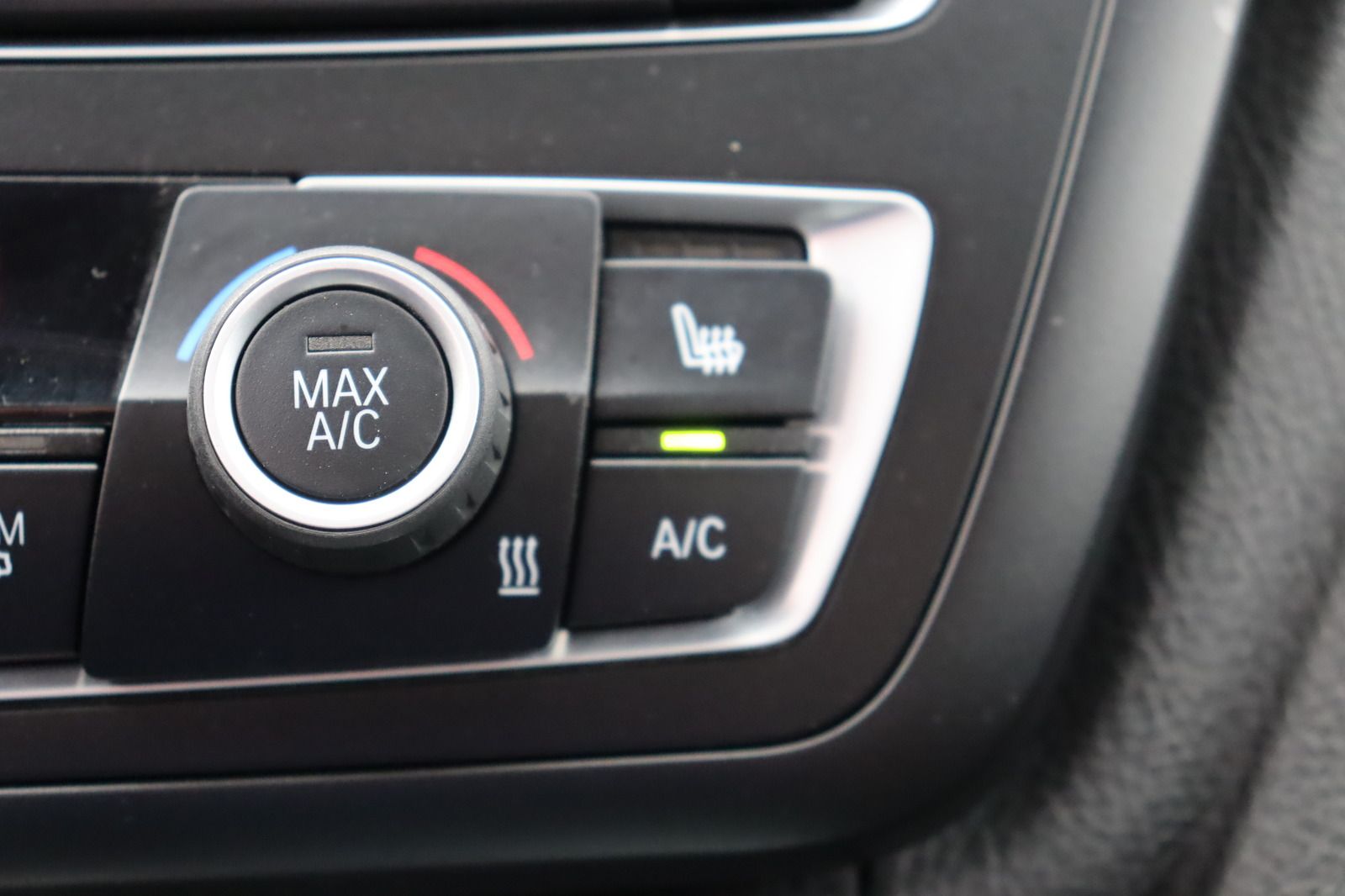 Fahrzeugabbildung BMW 330 d Touring  xDrive Sport Line