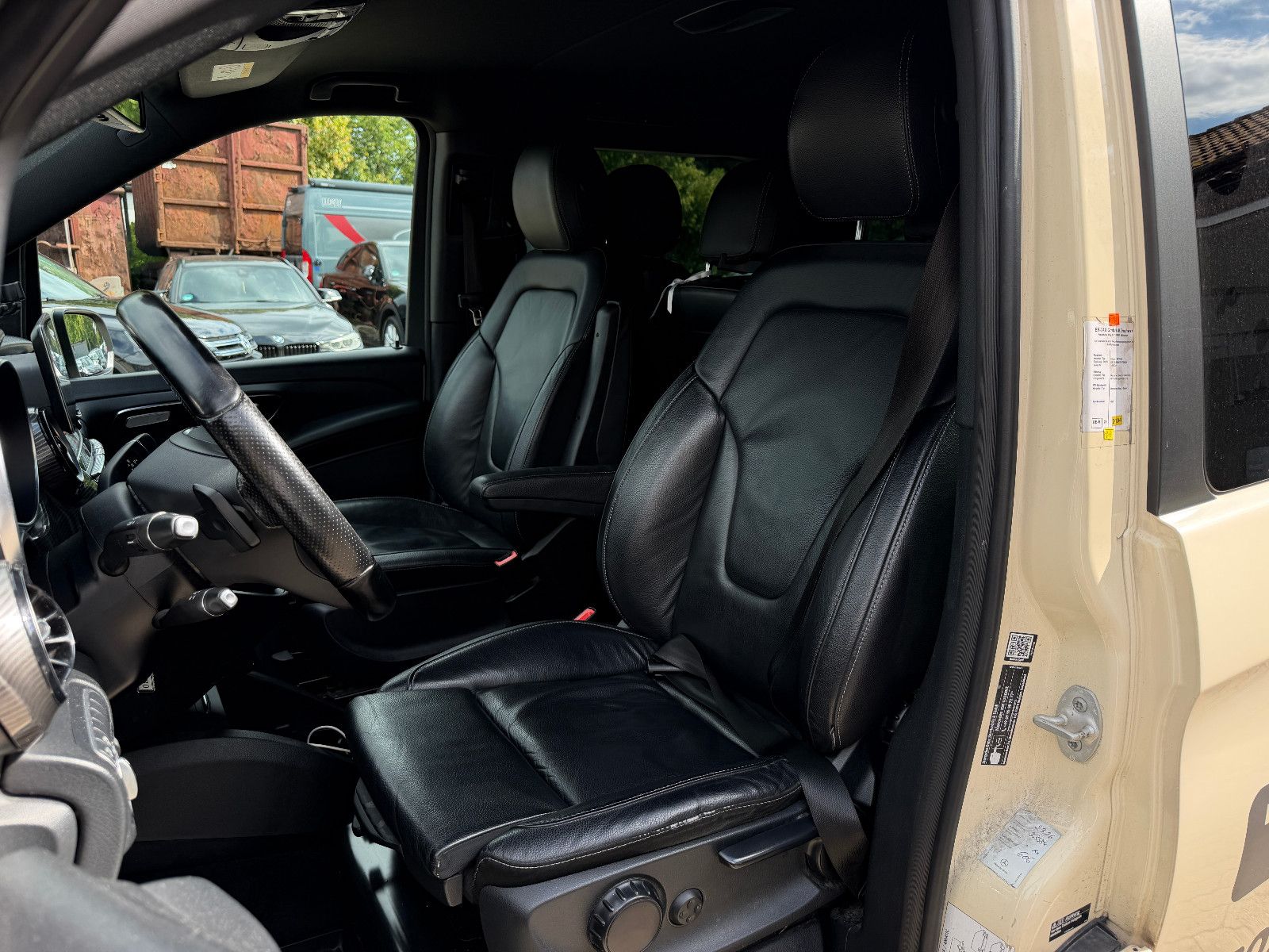 Fahrzeugabbildung Mercedes-Benz V 250 d 4MATIC extralang |360°|LED|TAXI