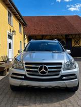 Mercedes-Benz Mercedes GL550 - Mercedes-Benz G550