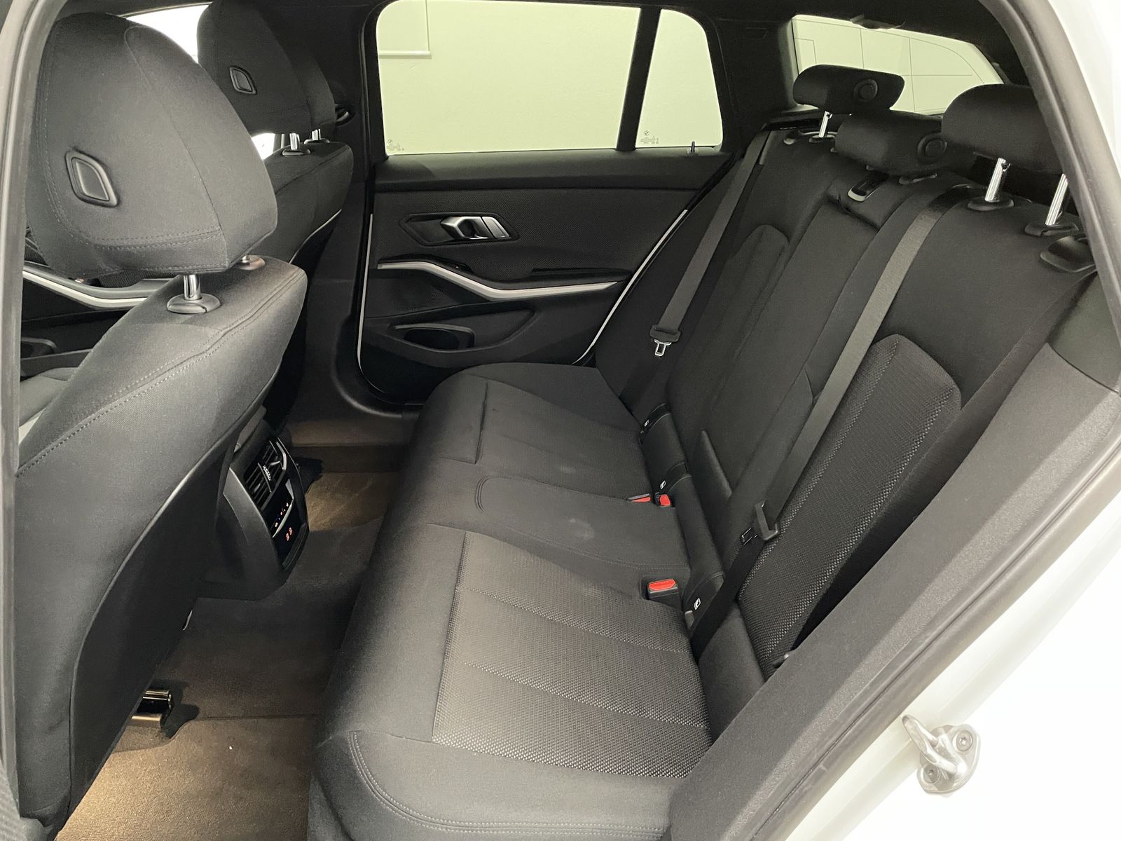 BMW 318d LED//SHZ/NAVI/STANDHEIZUNG/LENKRADHEIZUNG foto 10