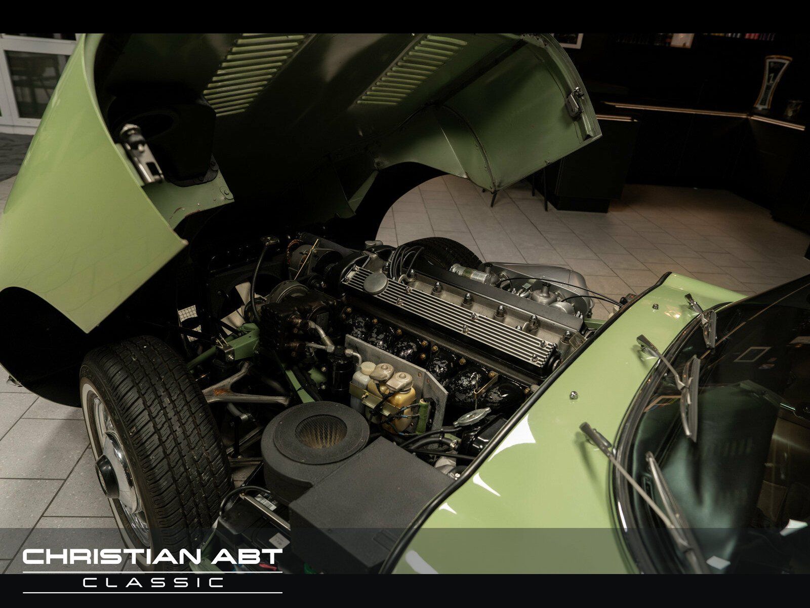 Fahrzeugabbildung Jaguar E-Type 4.2 Serie2 - Wertgutachten Note 1