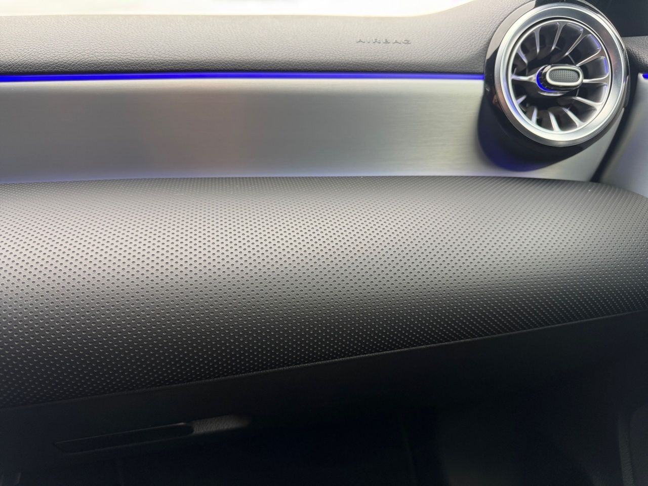 Fahrzeugabbildung Mercedes-Benz A 200 AMG Night Multibeam KeylessGo SoundSys