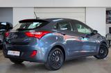 Hyundai i30 blue 1.4 Classic *1.HAND*NAVI*KAMERA*PDC* - gebrauchte Hyundai i30 aus dem Jahr 2016