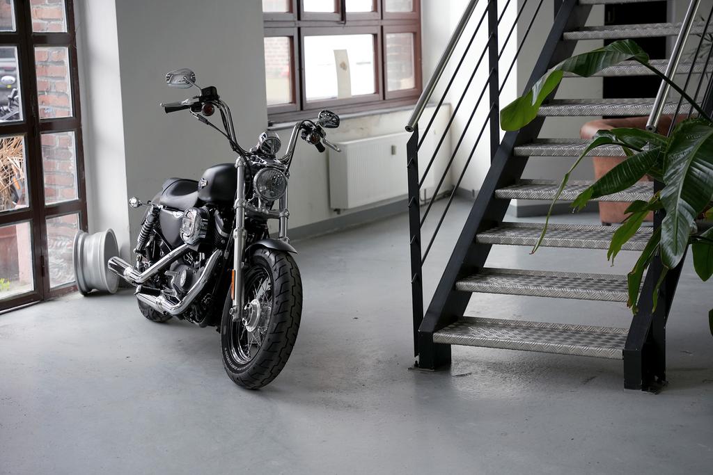Harley-Davidson XL1200CB Sportster Custom Limited Edition B