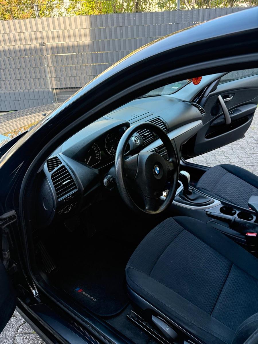 BMW 118 2009 — photo 10