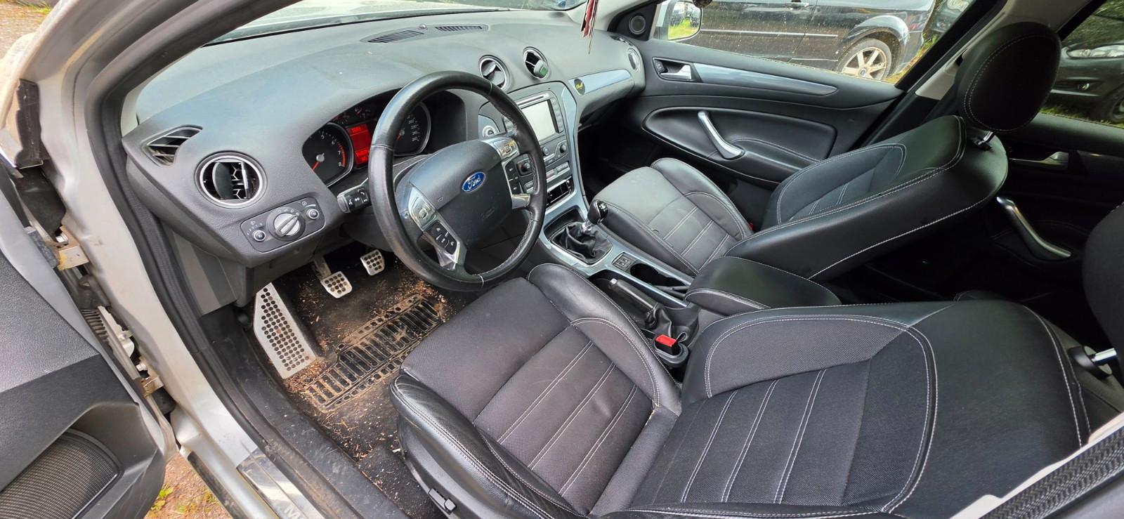 Ford Mondeo 2011 — photo 10