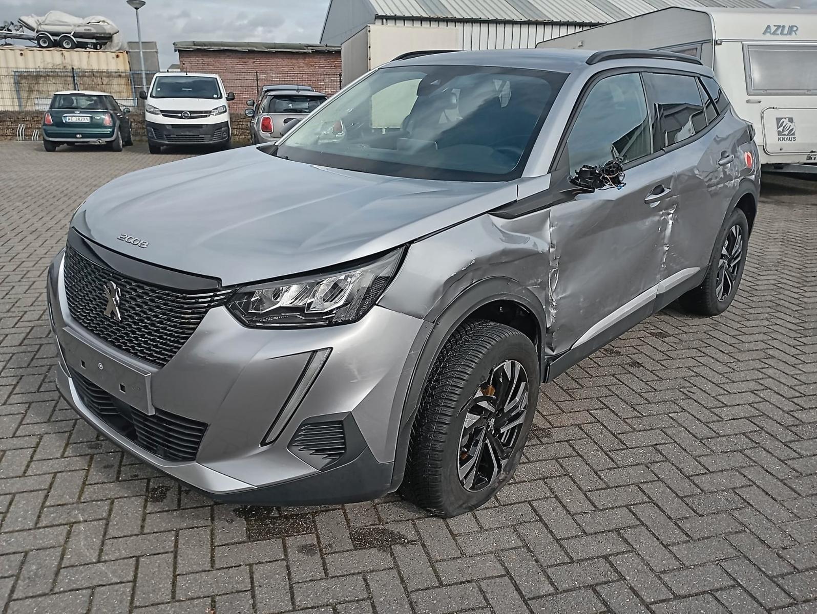 Peugeot 2008 PureTech 130 Allure Kamera Navi Klima