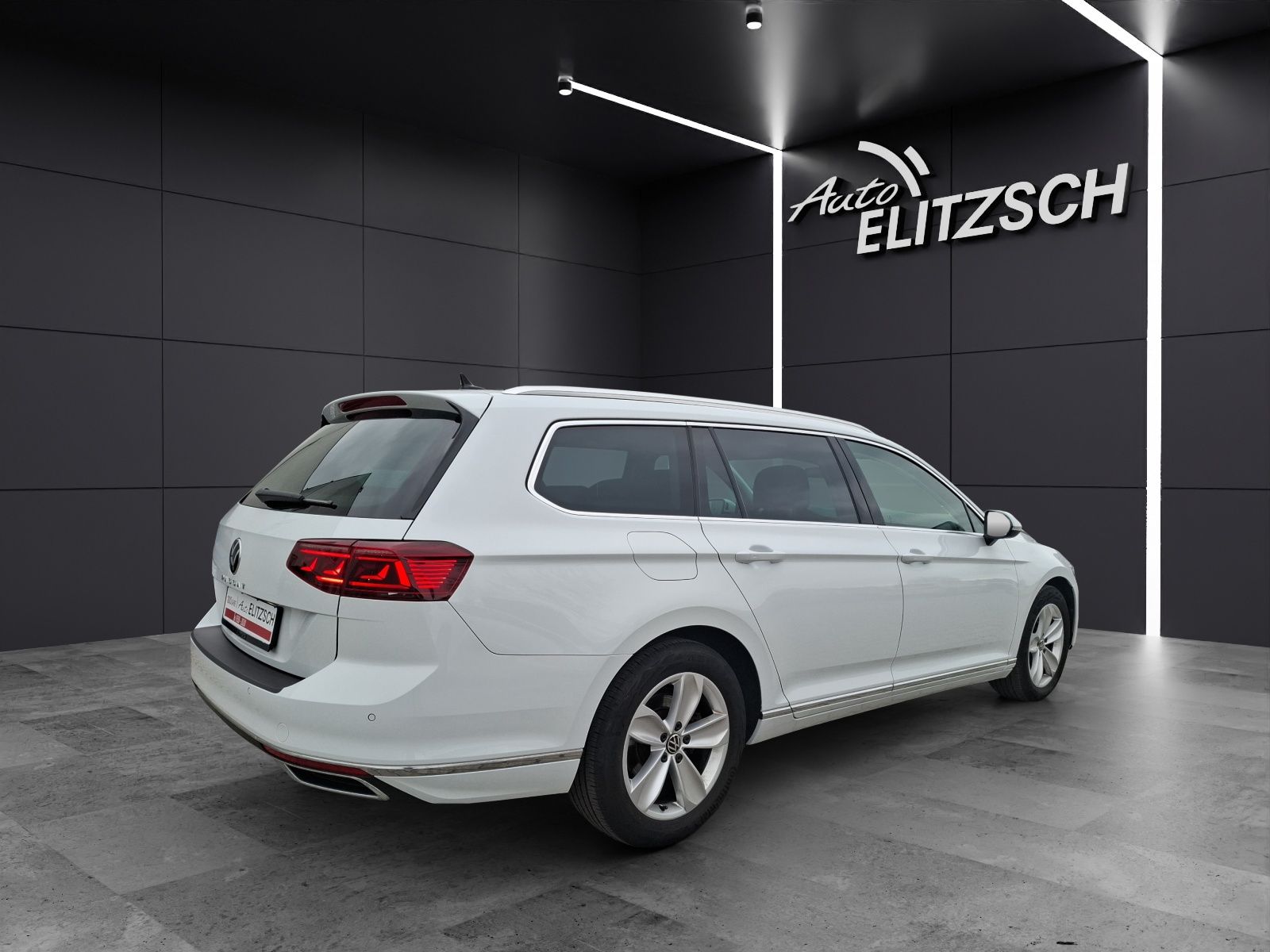 Fahrzeugabbildung Volkswagen Passat Variant TDI Elegance DSG Standhzg. Matrix