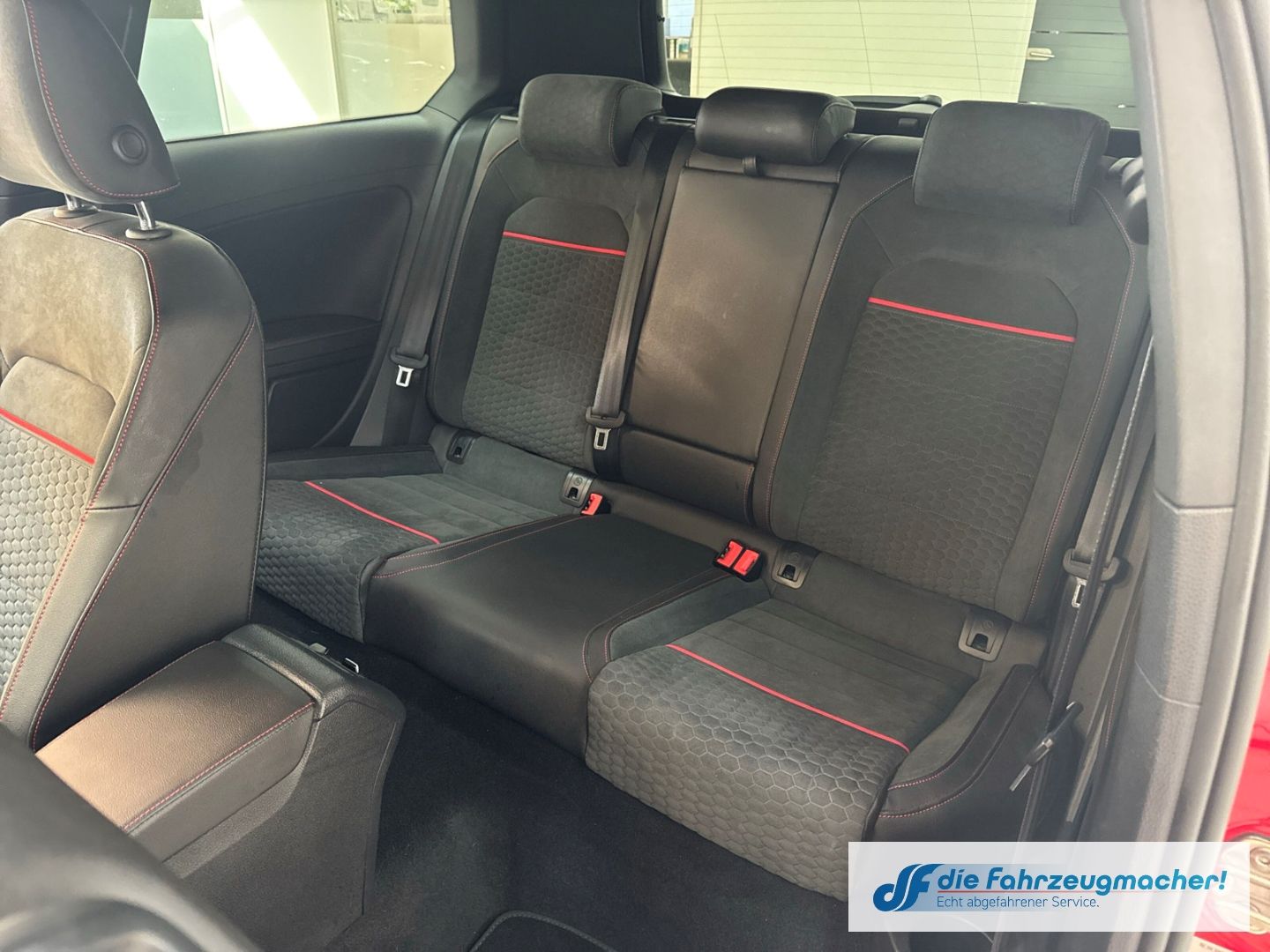 Fahrzeugabbildung Volkswagen Golf VII GTI BMT Start-Stopp Soundsystem Dynaudi