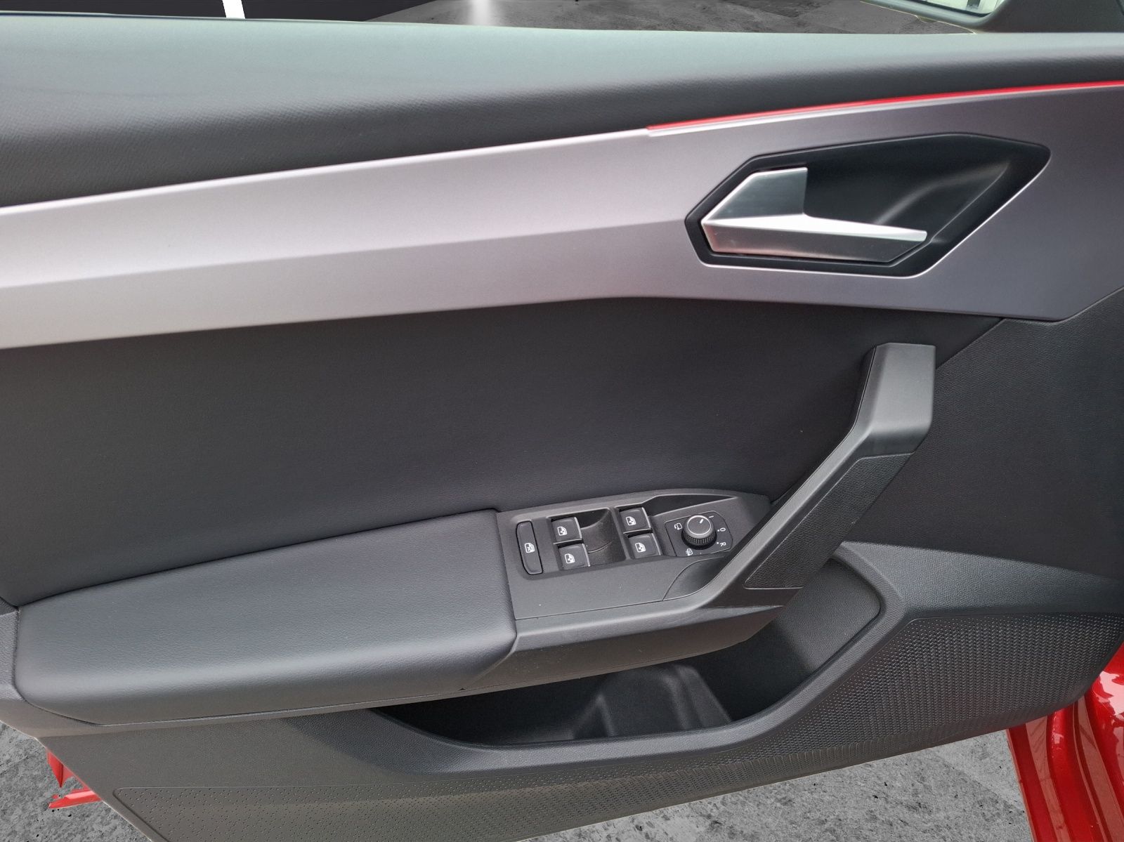 Fahrzeugabbildung SEAT Leon TSI FR LED Navi AID Beats ACC RFK SH 18"