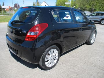 Hyundai i20 Style Allwetter + Klimaaut.+ Sitzh.