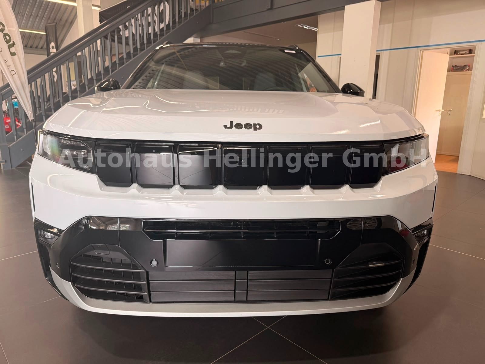 Jeep Compass E-Hybrid 1.2 eDCT 107 kW First Edition imagem 3