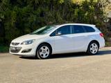 Opel Astra J Sports Tourer Selection+2.HAND+S-HEFT+ - Opel Astra: Sports Tourer Selection