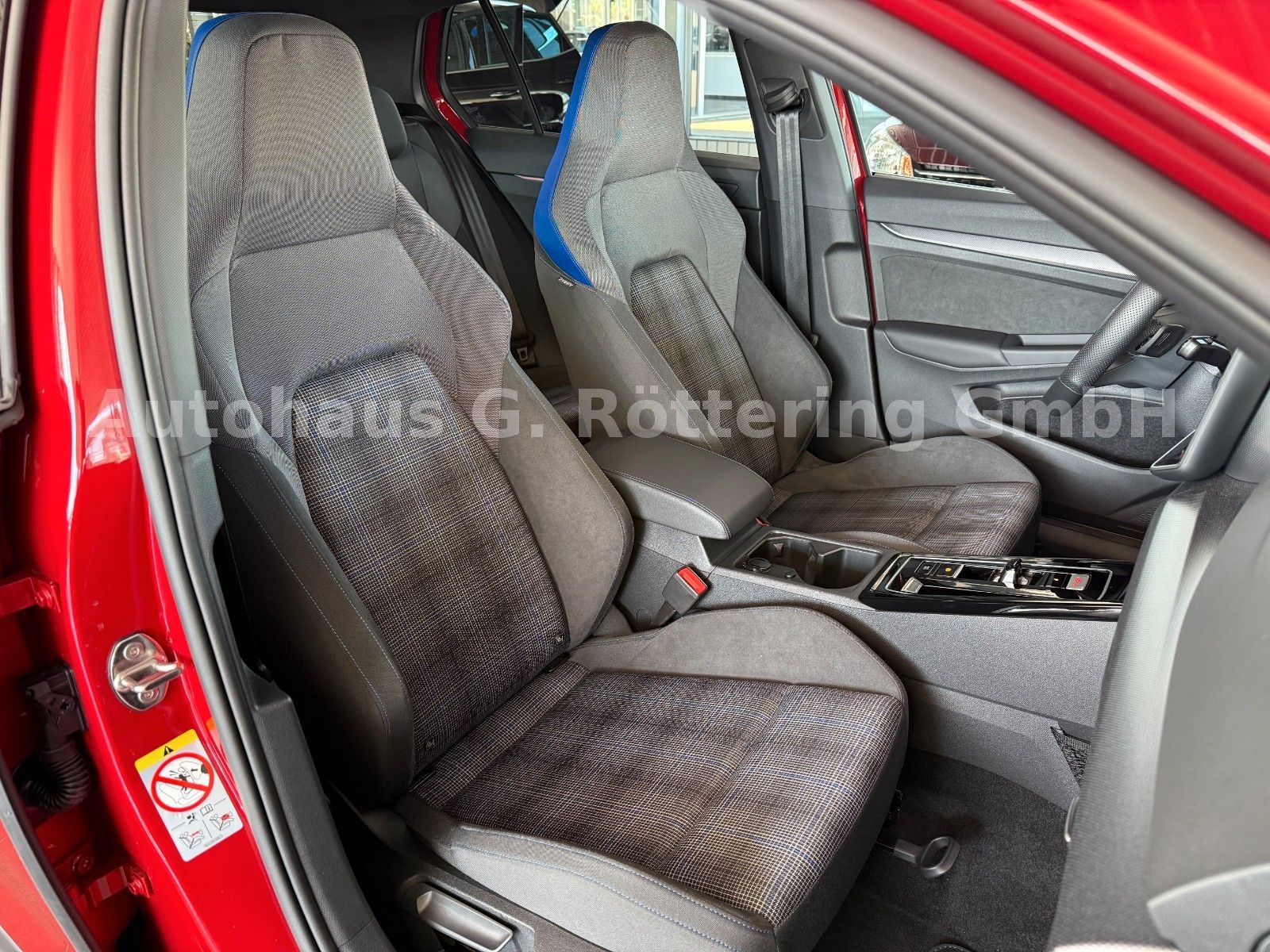 Fahrzeugabbildung Volkswagen Golf 8 GTE PHEV +Matrix +AHK +RFK 131KM Reichw.