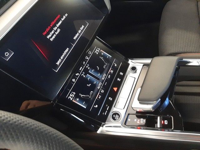 Fahrzeugabbildung Audi Q8 Sportback 55 e-tron 3x S-Line AHK HuD Matrix