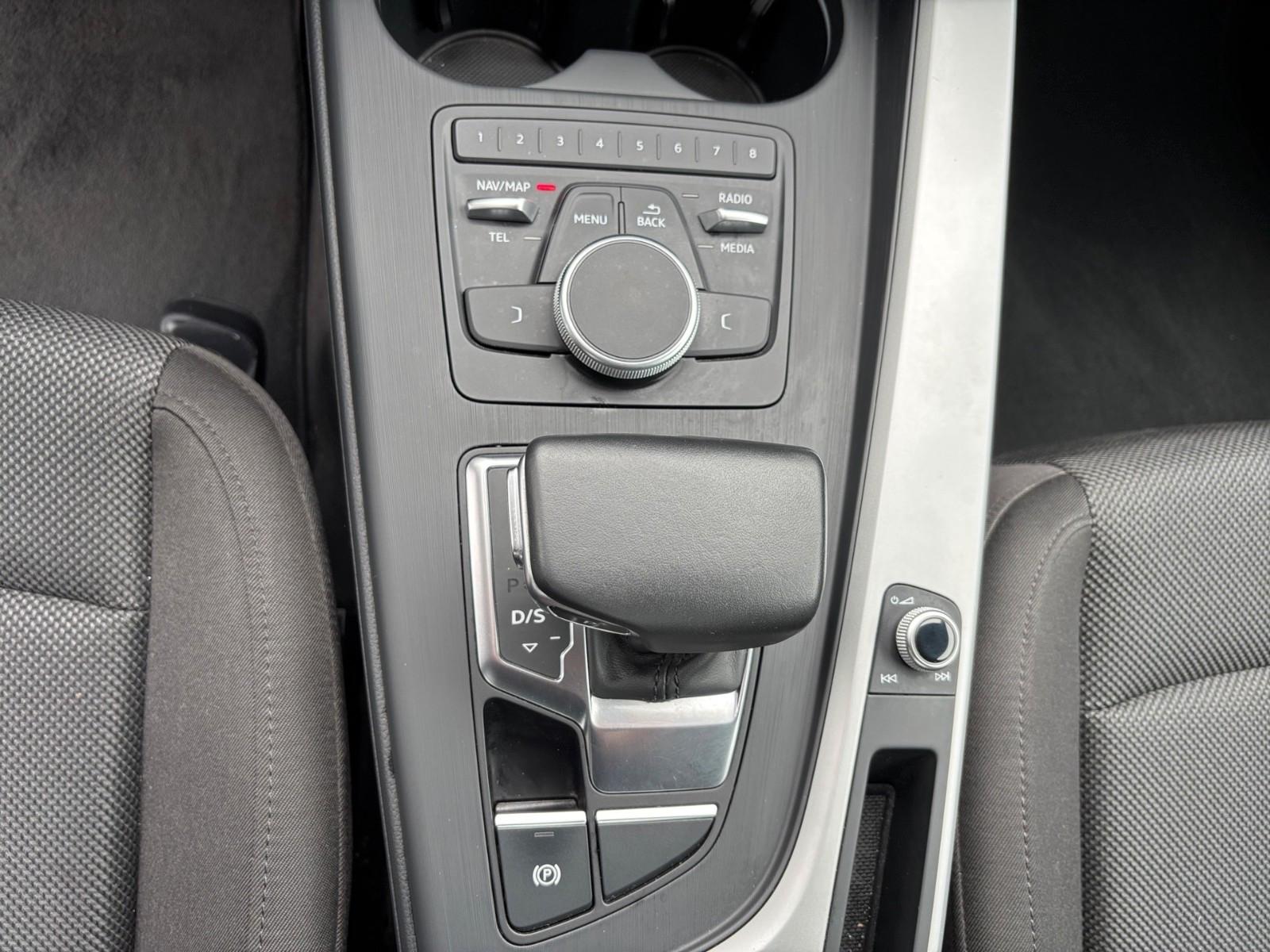 Audi A4 35 TDI sport Autom./Navi/SHZ/PDC/FSE/8fach