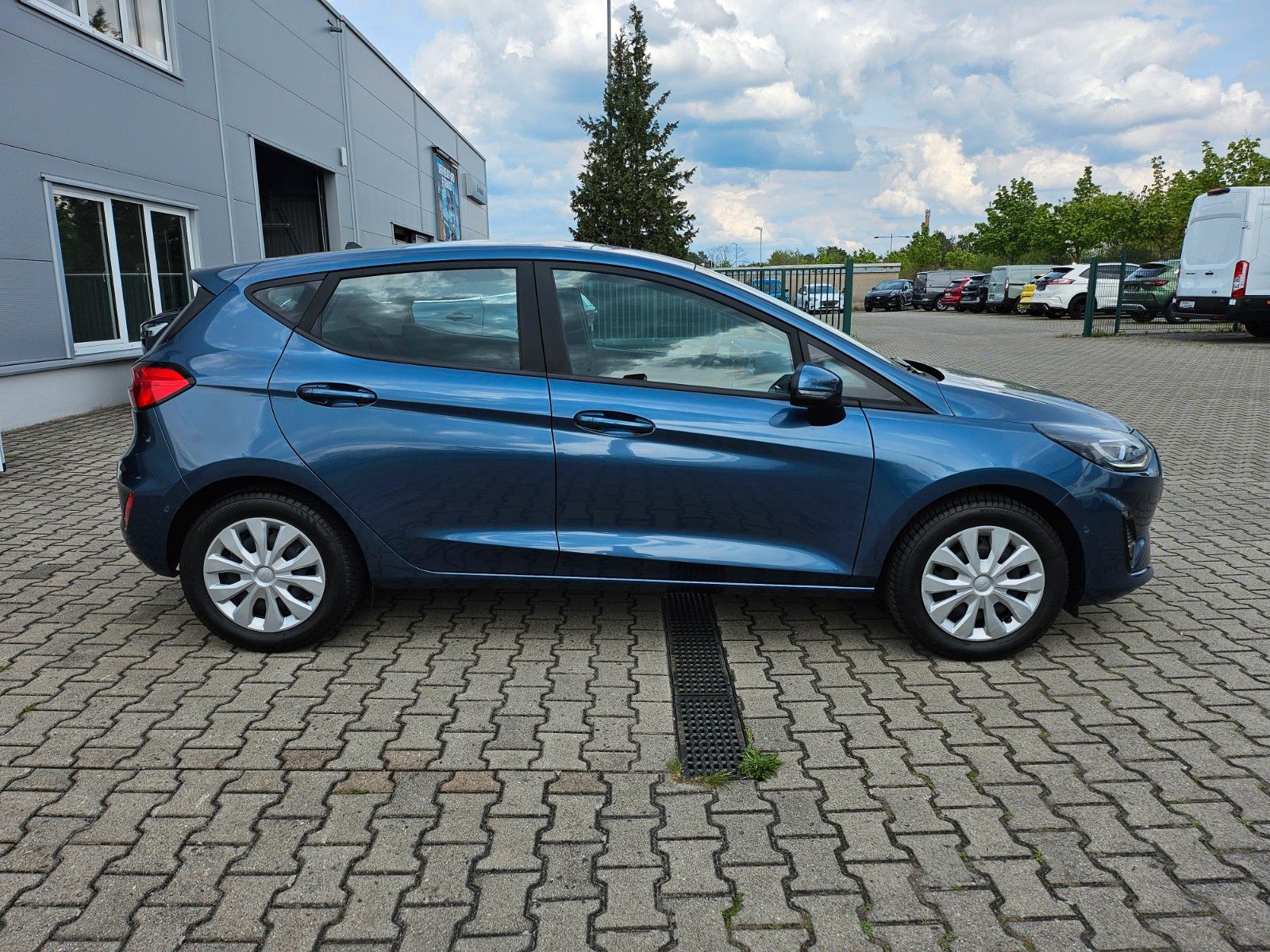 Fahrzeugabbildung Ford Fiesta Cool & Connect