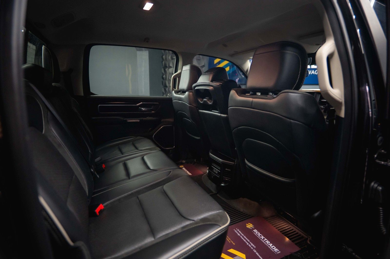 Fahrzeugabbildung Dodge RAM 5.7 V8 HEMI 4x4 LARAMIE Offroad Night LED