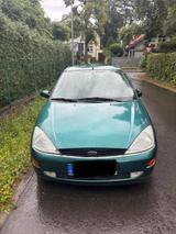 Ford Focus 1.8 Ghia Ghia - Ford Focus aus 1999: Ghia
