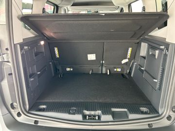 Ford Tourneo Courier Titanium AHK