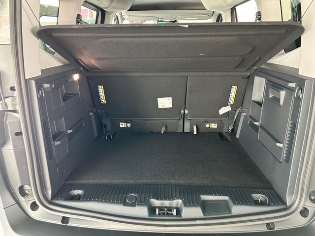 Ford Tourneo Courier Titanium AHK
