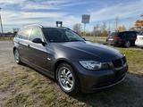 BMW 3 Touring 320i Automatik/klima/Tempo/startstop/ - BMW 320 aus 2006: Kombi, 320i