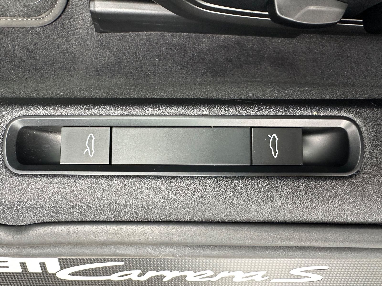 Fahrzeugabbildung Porsche 992 Carrera S NAV+LED+KAM+BOSE+SPORT-ABGAS