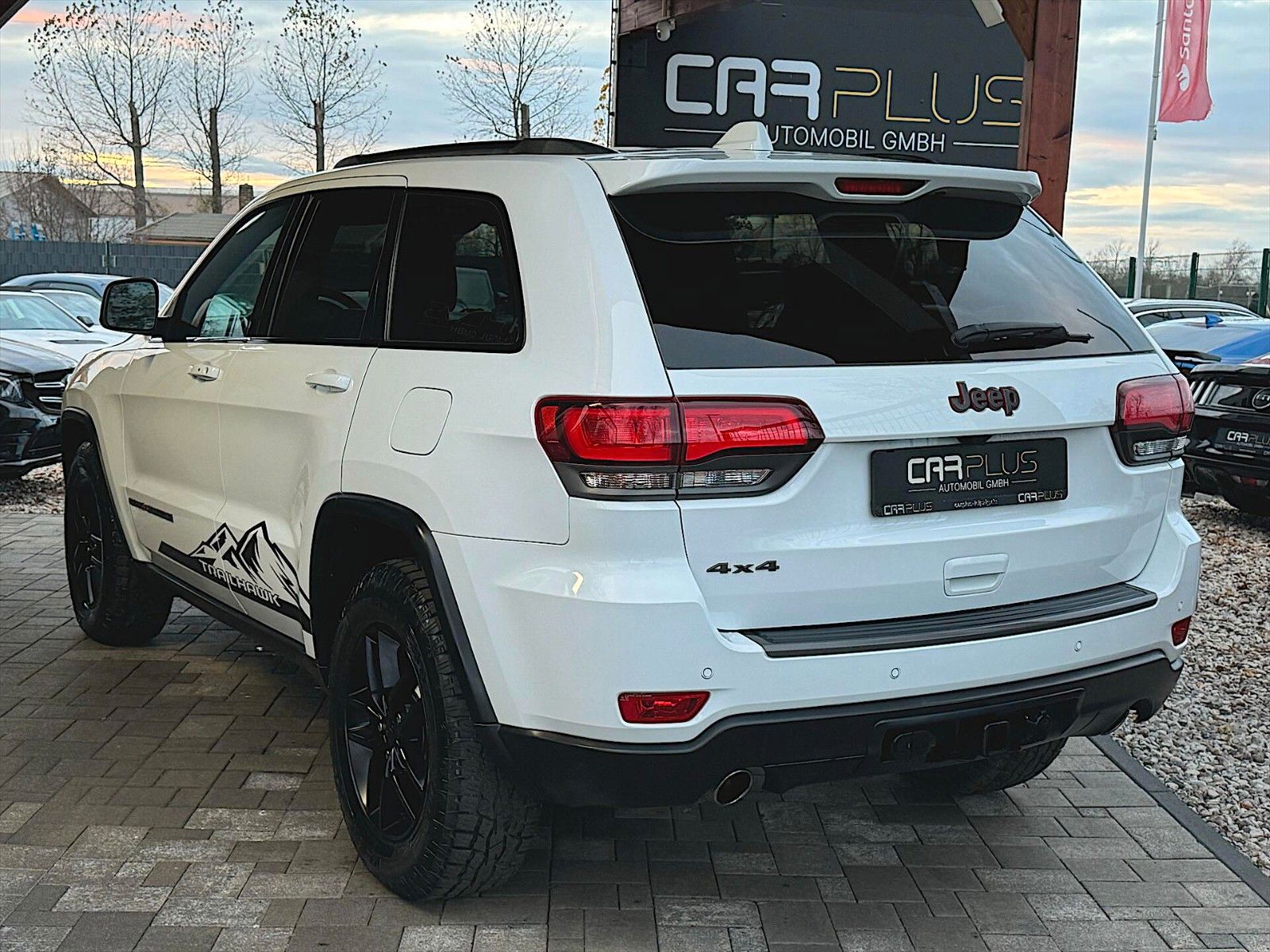 Fahrzeugabbildung Jeep Grand Cherokee 5.7 V8 HEMI TRAILHAWK 4x4 Offroad