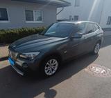 BMW X1 xDrive28i - mit Navigation und Panorama-Dach - BMW X1 mit Benzin-Antrieb: Panorama Dach