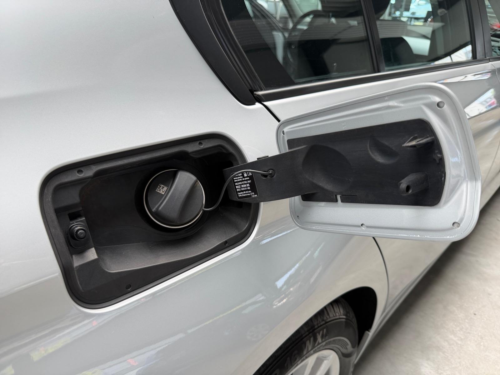 BMW 316 KLIMAAUTOMATIK+BI-XENON+EINPARKHILFE+ALU+TOP