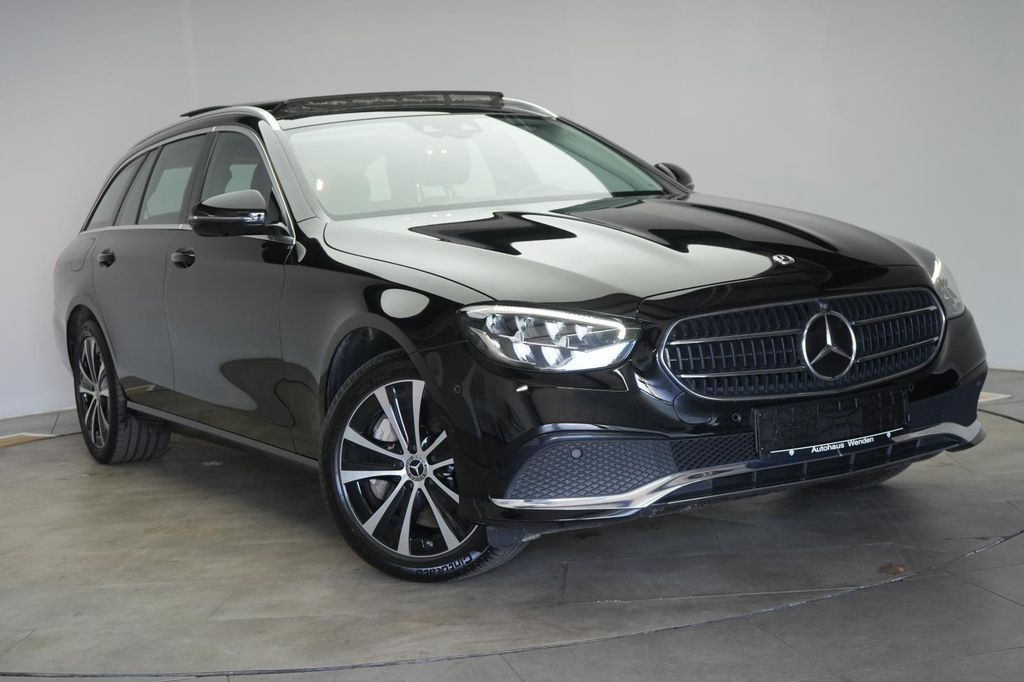 Image of Mercedes-Benz E 300
