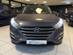 HYUNDAI Tucson 2.0 4WD PANO NAVI CAM LEDER AHK 2.HAND