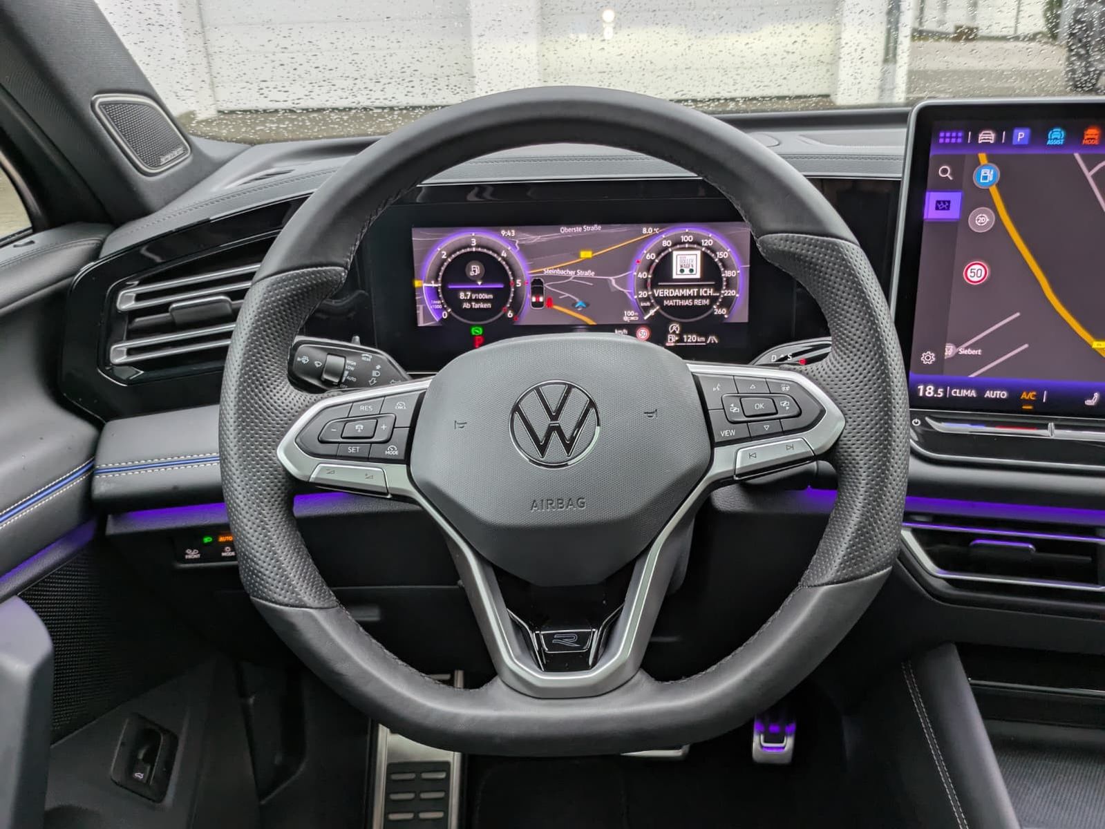 Fahrzeugabbildung Volkswagen Tiguan 2.0 TDI 4M R-Line PANO*H&K*AHK*MATRIX*20"