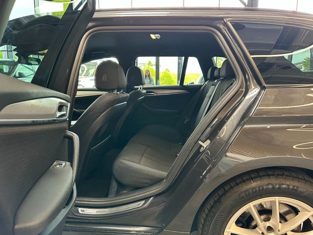 MYAUTOCENTER – Gebraucht- und Jahreswagen mit Werkstattservice in Pfaffenhofen BMW 520 *Navi*ACC*NAVI*LED*KAM*CARPLAY*
