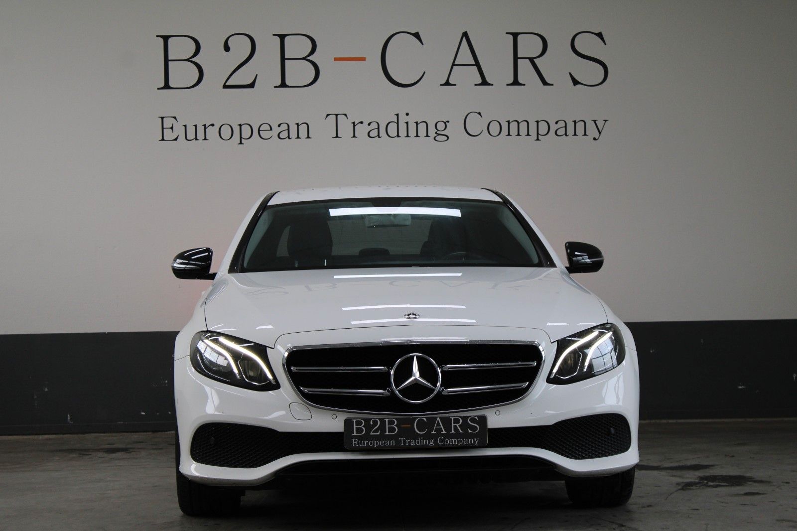 Mercedes-Benz E 300d Limo Autom Avantgarde -LED -Leder imagem 2