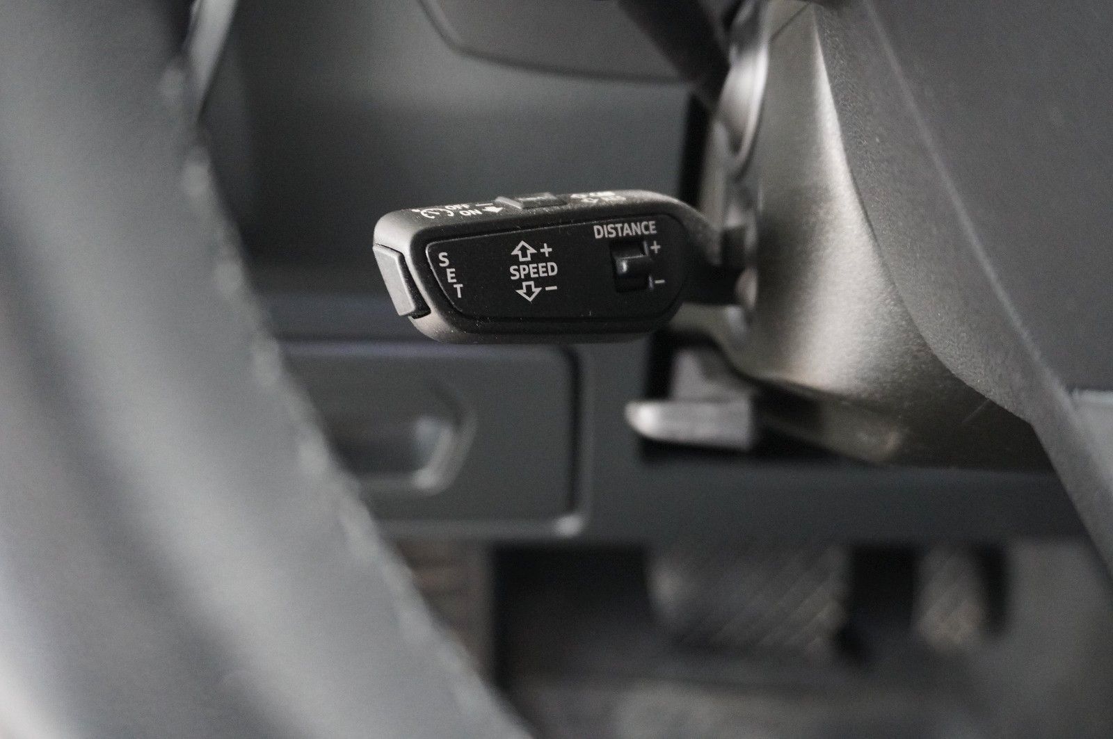 Fahrzeugabbildung Audi A6 Avant 40 TDI QUATTRO SPORT NAVI/ACC/SH/AHK