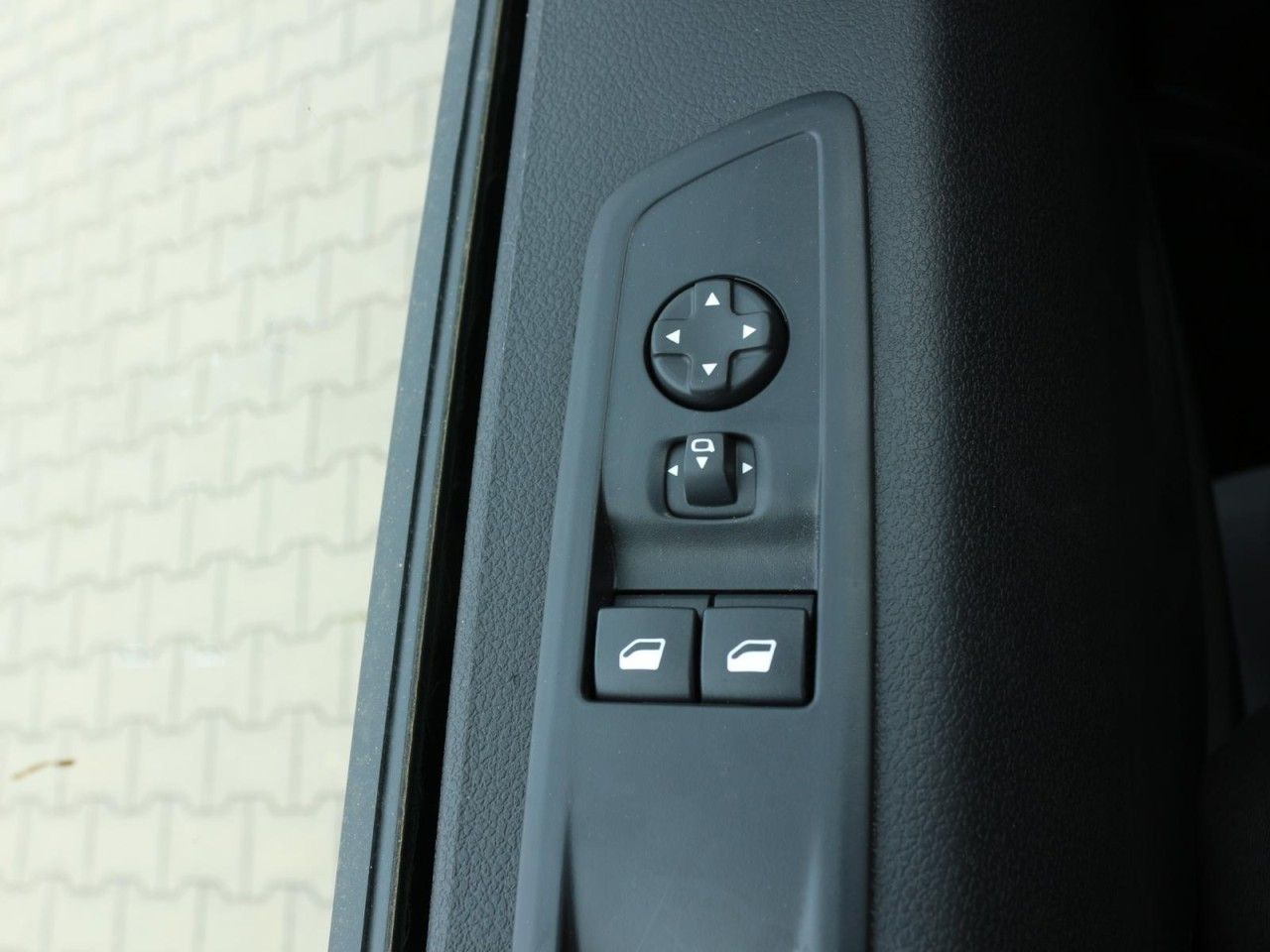 Fahrzeugabbildung Citroën JUMPY STANDARD 1.5 BlueHDi 100
