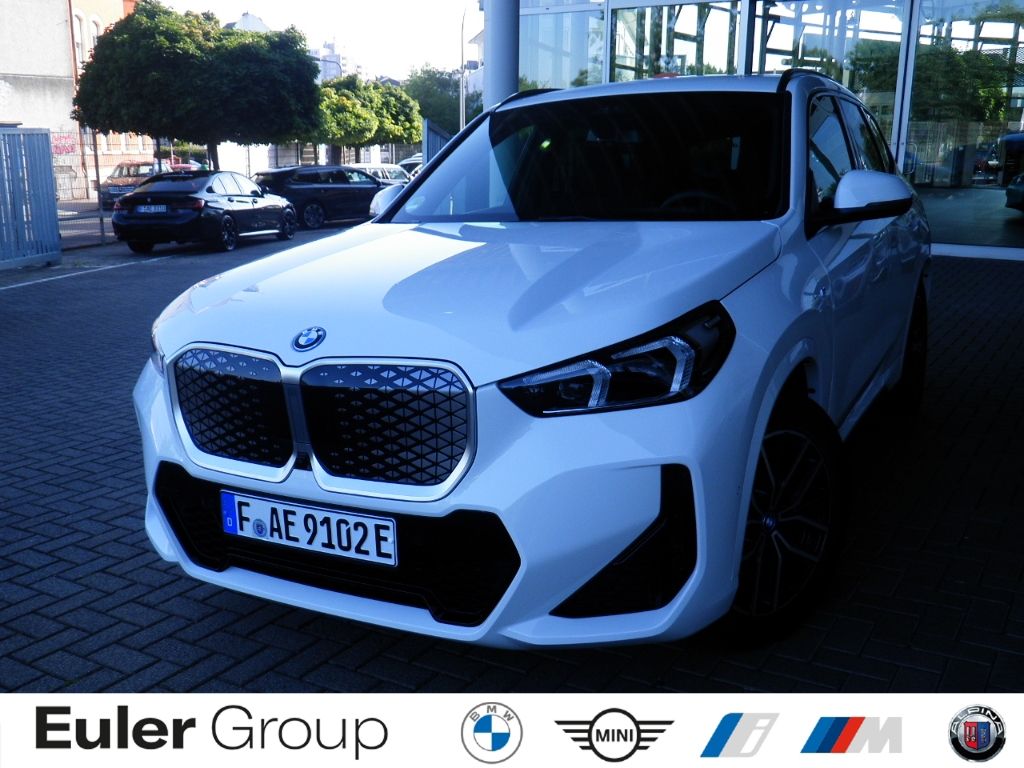 BMW iX1