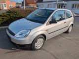 Ford Fiesta 1.3 44 kW - Rostfrei Opas altes Auto 