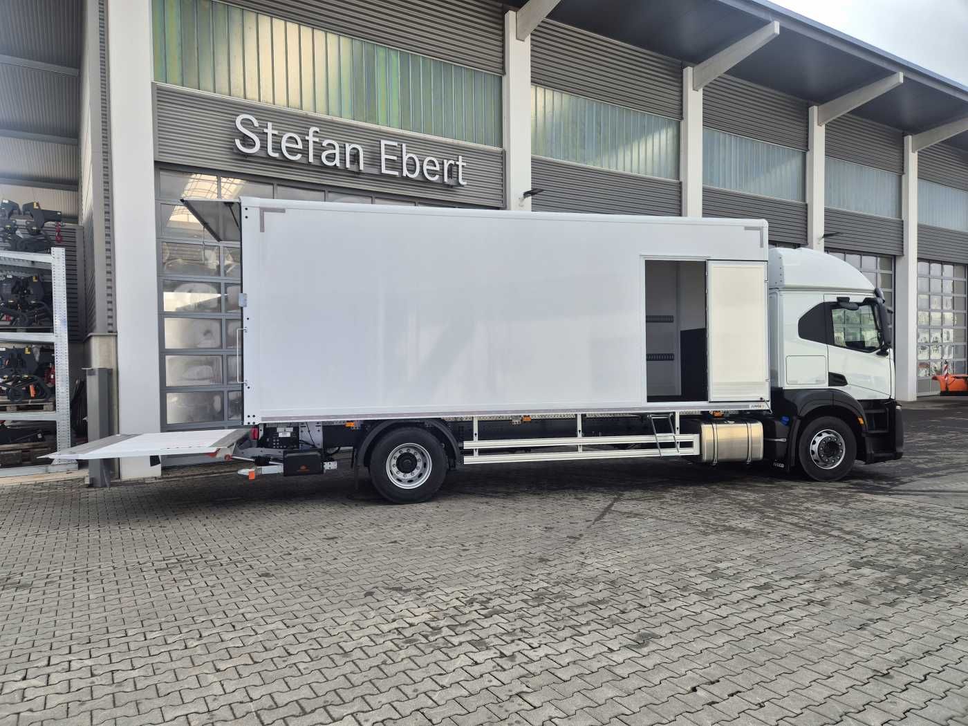 Fahrzeugabbildung Iveco S Way AT190S40/P LBW Tür AHK Navi Bett