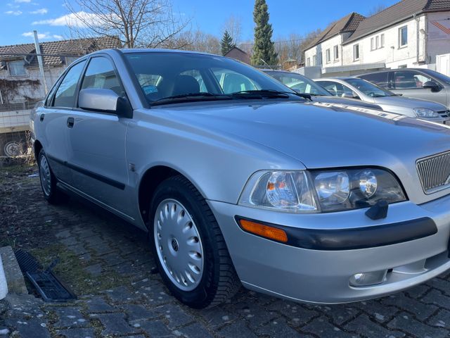 Volvo S40 Lim. NEUZSTAND  AUTOMATIK 8 fach