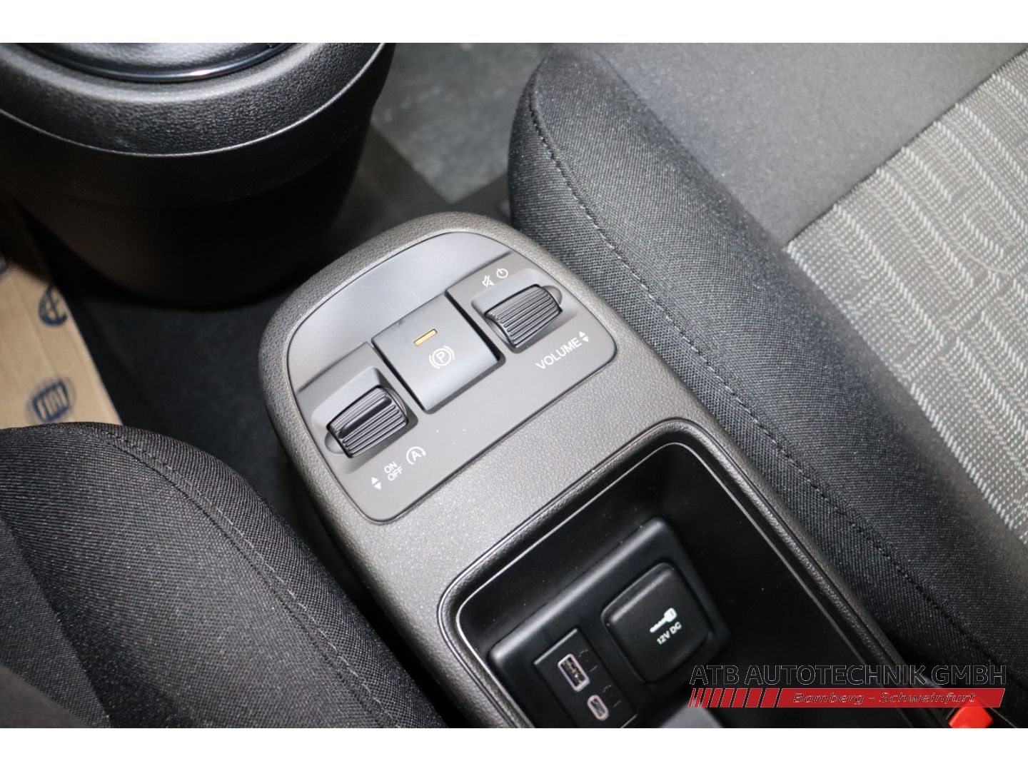 Fahrzeugabbildung Fiat 500C Hybrid 1.0l 48 kW ICON Komfortpaket