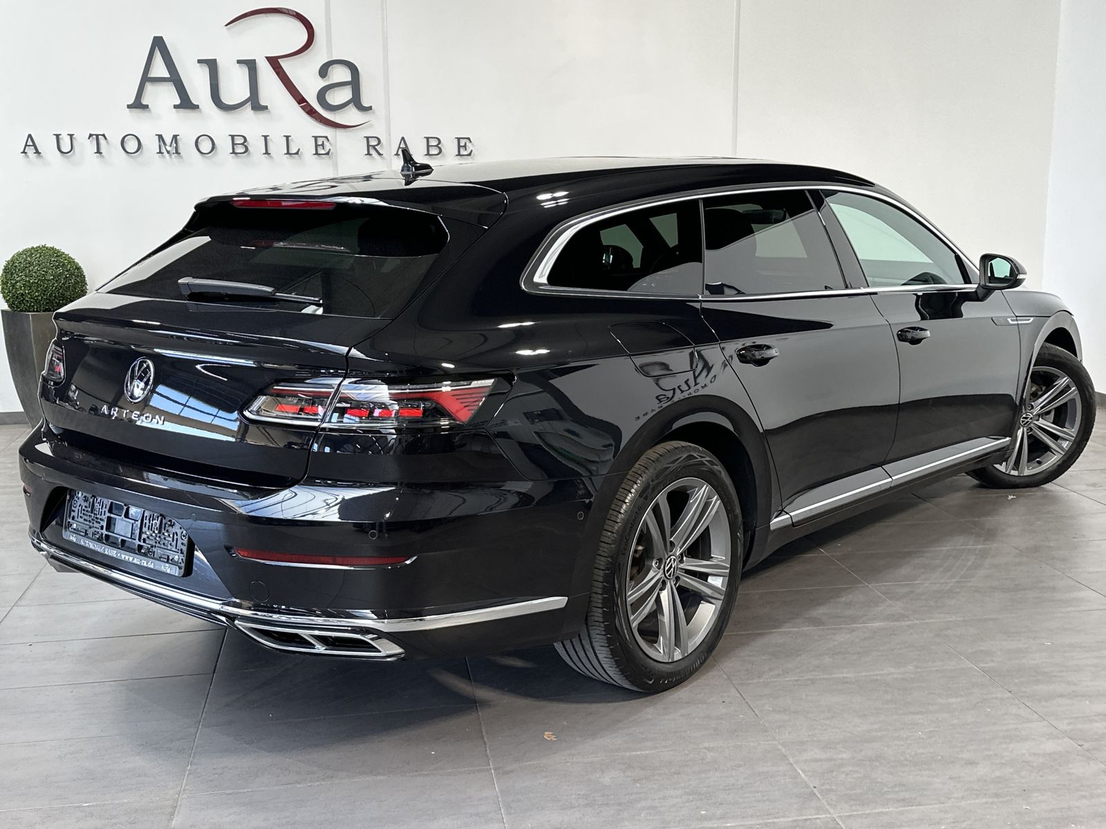 Fahrzeugabbildung Volkswagen Arteon SB 2.0 TDI DSG R-Line NAV+MATRIX+AHK+PANO
