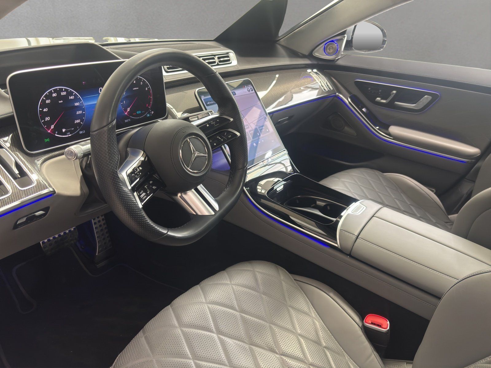 Fahrzeugabbildung Mercedes-Benz S500L 4M AMG Exclu FirstClass BurmHighEnd FondTV